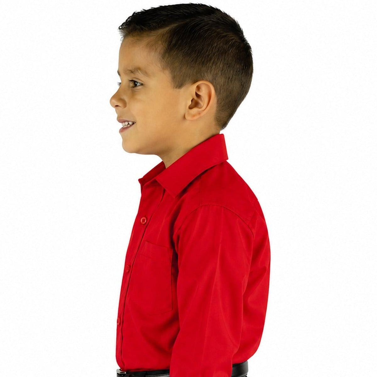 Camisa de vestir infantil roja Rodolfo Valentini, modelo de perfil izquierdo y fajada, tallas 2 a 16 | color:roja-rodolfo
