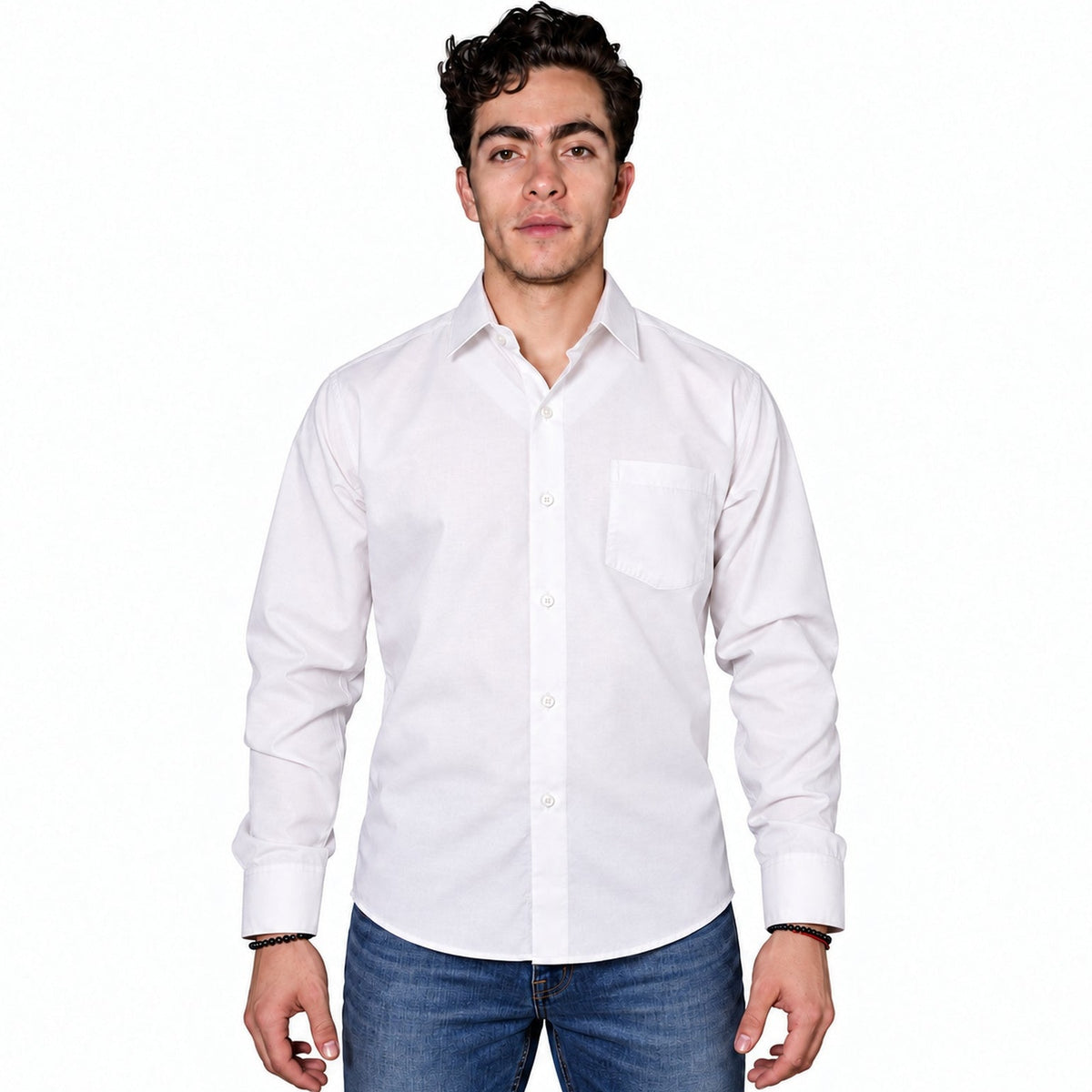 Camisa de vestir Rodolfo Valentini para hombre blanca, frontal desfajada con pantalón de mezclilla | color:blanca-rodolfo