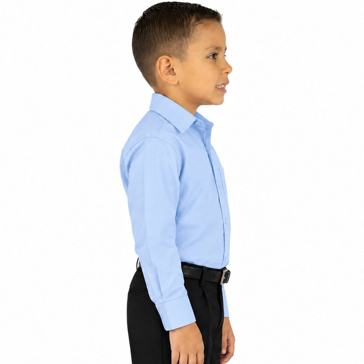 Camisa de vestir infantil azul cielo rodolfo valentini, niño modelo, perfil derecho fajada | color:azul-cielo-rodolfo