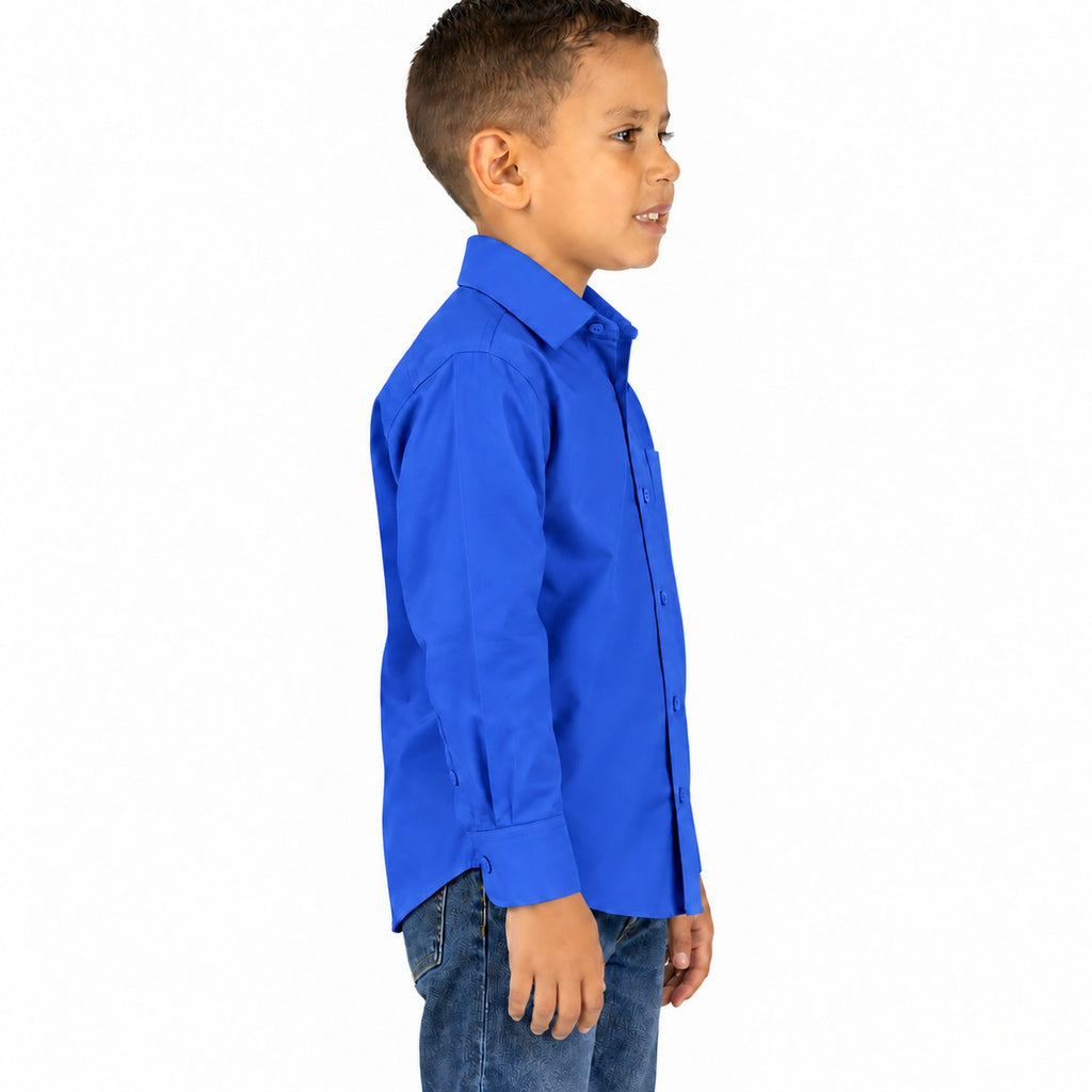 Camisa de vestir infantil azul rey rodolfo valentini, niño modelo, perfil derecho desfajada mezclilla