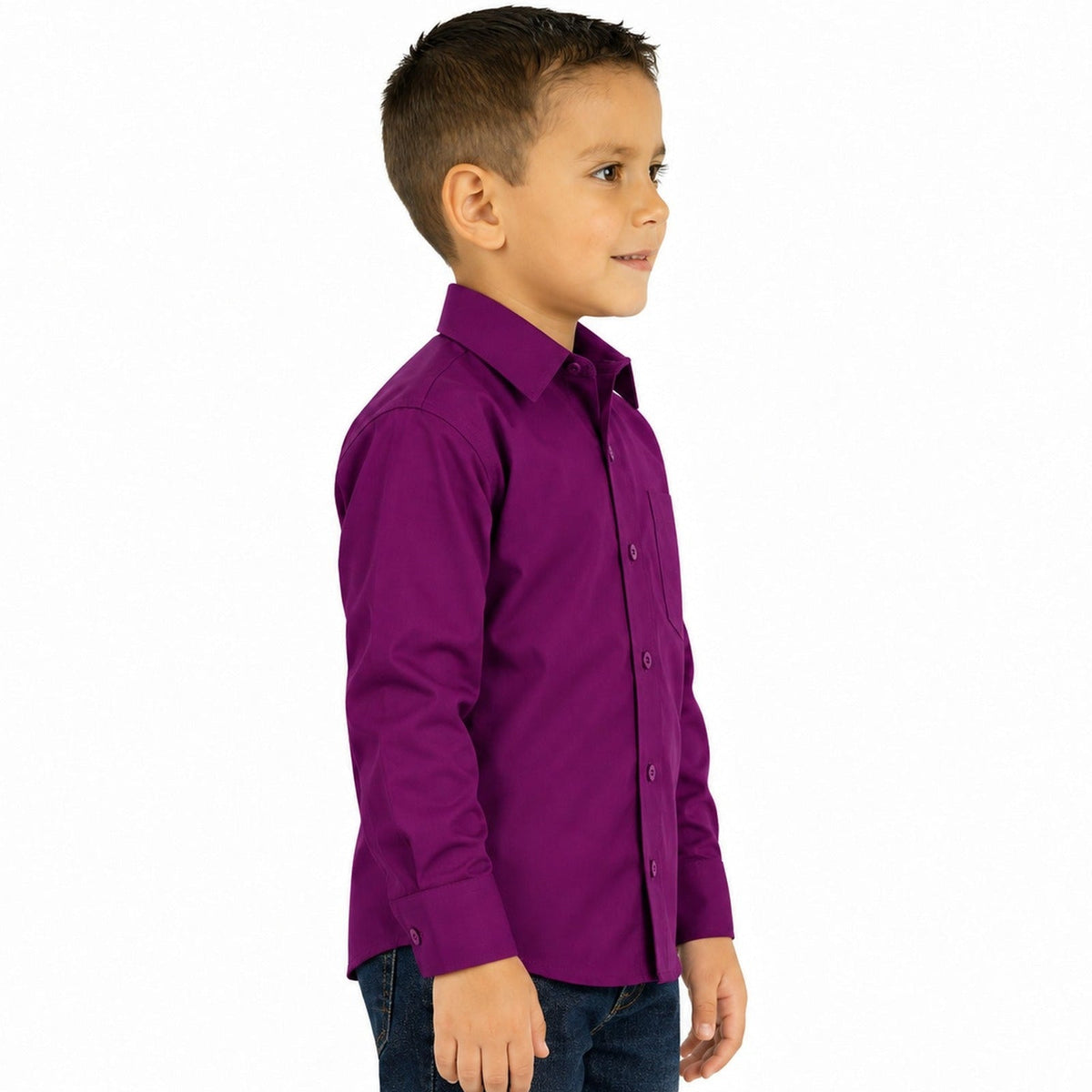 Camisa de vestir infantil morada Rodolfo Valentini, niño modelo, perfil derecho desfajada con mezclilla | color:morada-rodolfo