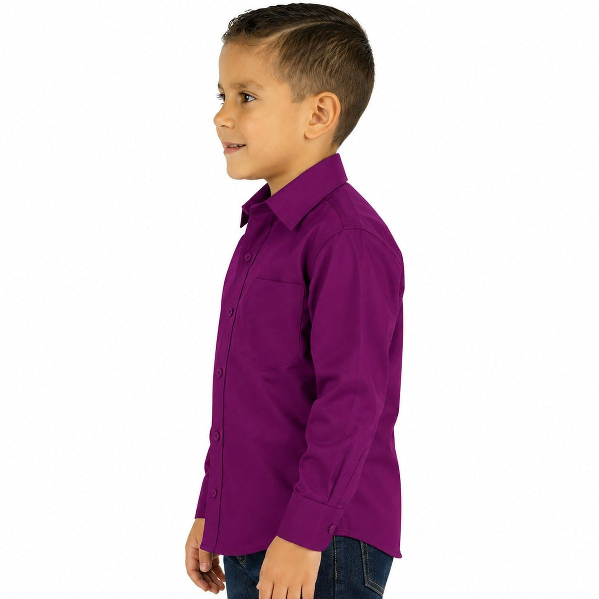 Camisa de vestir infantil morada Rodolfo Valentini, niño modelo, perfil izquierdo desfajada con mezclilla | color:morada-rodolfo